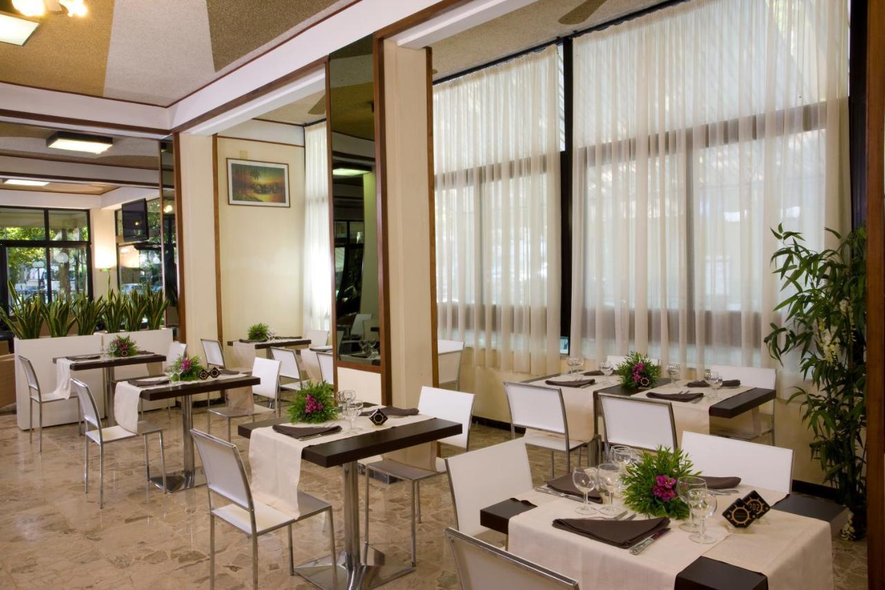 Hotel Caracas Католика Екстериор снимка