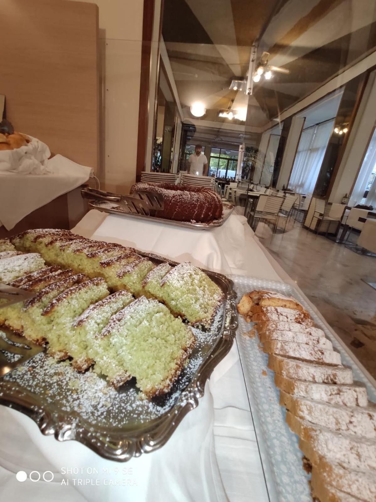 Hotel Caracas Католика Екстериор снимка